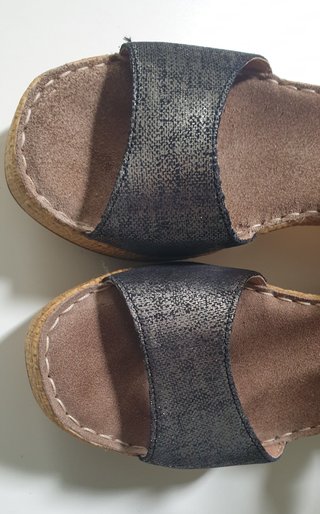 Sandalias Porronet negras y plateadas