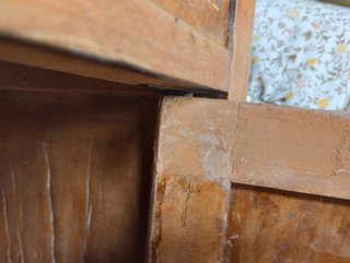 Pareja mesitas noche mármol y madera