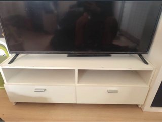 Mueble TV blanco y negro