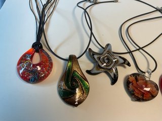 Collares colgantes de cristal Nuevos