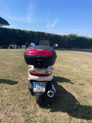 Suzuki Burgman 125 Maxi Scooter