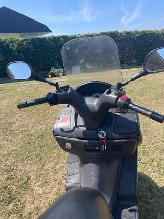 Suzuki Burgman 125 Maxi Scooter