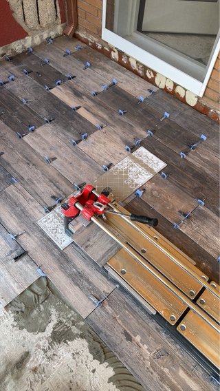 Reformas y Albañilería: Azulejos, Suelos y Parquet