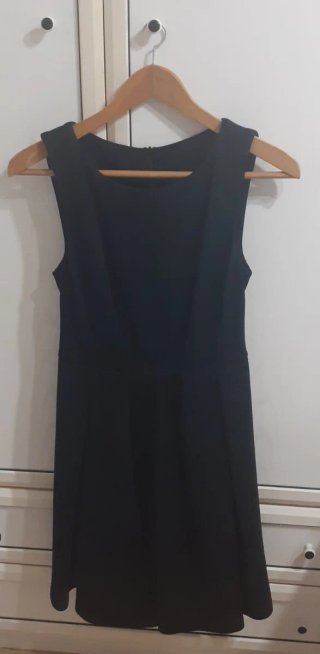 Vestido negro de Zara talla XS