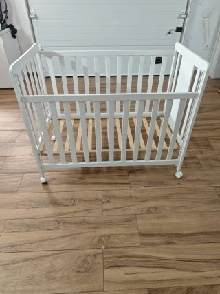 Cuna de madera color blanca, marca MiCuna