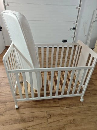 Cuna de madera color blanca, marca MiCuna