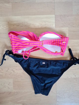 Bikini roxy banda