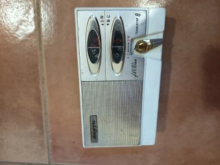 Radio sanyo allwave transistor