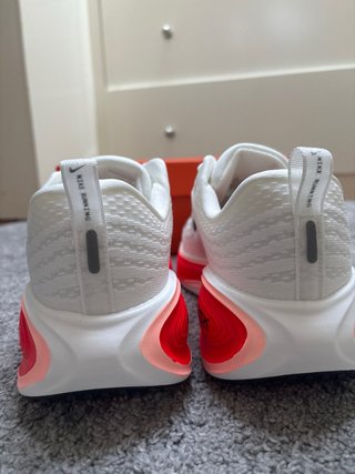 Zapatillas Nike Running Blancas y Rojas