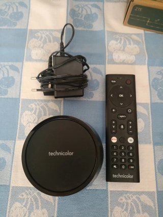 Descodificador Technicolor con Mando y Cargador