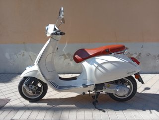 VESPA PRIMAVERA 50