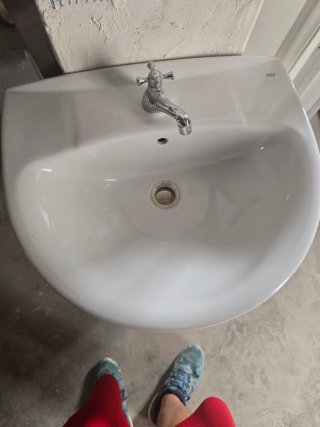 Lavabo Roca de pie con grifo 55x48 como nuevo