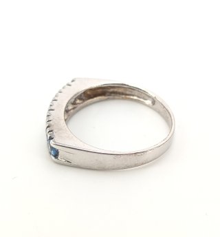 Anillo de oro blanco 18k con piedra, 3.53 g, T-18.