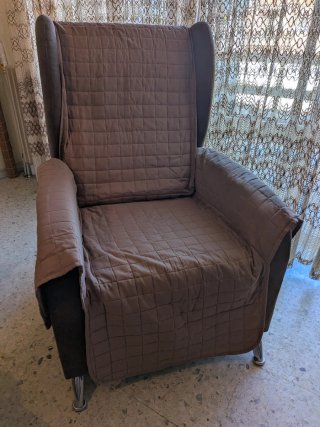 Butacas orejera marrón y beige