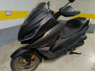 Zontes E125 Maxi Scooter Negra
