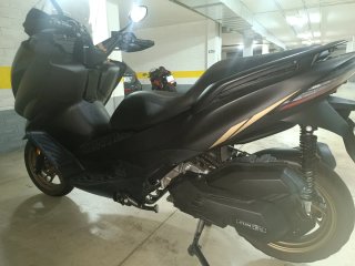 Zontes E125 Maxi Scooter Negra