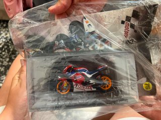 Maqueta Moto GP Honda RC213V Marc Márquez 1:18