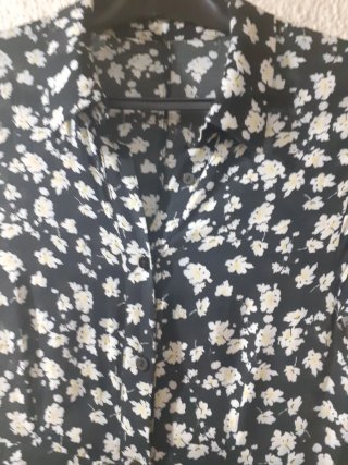 Vestido Zara flores negro talla XS