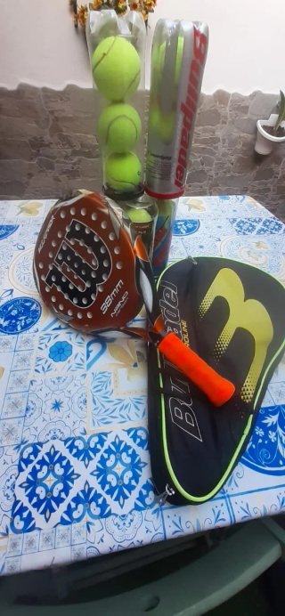 Raqueta de pádel Wilson y Bullpadel