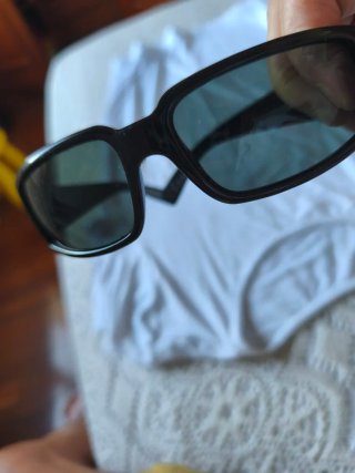 Dos pares de gafas de sol negras