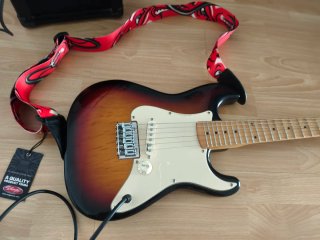 Guitarra Eléctrica Stagg Mini Sunburst