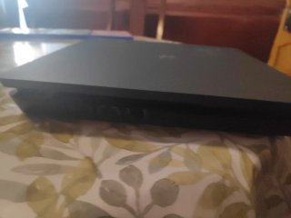 PS4 Slim 1TB + 6 Giochi + 3 Controller