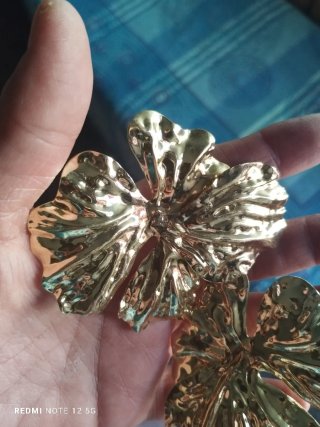 Pendientes flor dorados estilo Zara