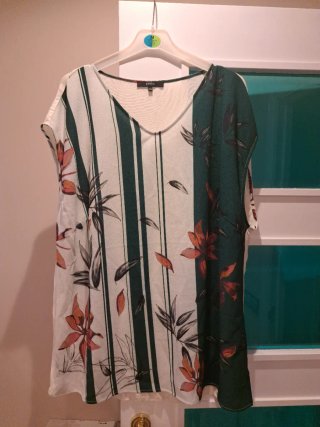 Camiseta Donita Talla XL Estampado Hojas