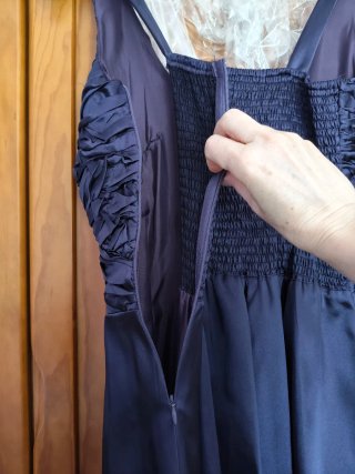 Vestido vintage roxo com folhos T.M