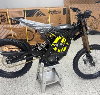 Surron Moto Eléctrica Negra y Amarilla nuevo