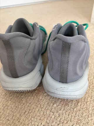 Zapatillas Nike Baloncesto Grises y Verdes