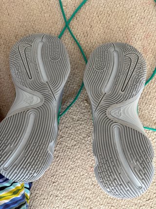 Zapatillas Nike Baloncesto Grises y Verdes