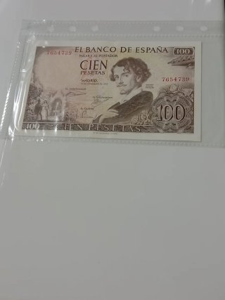 2 Billetes 100 Pesetas y 1 de 500 Pesetas.