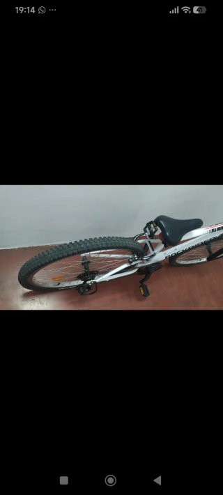 Bicicleta niño 9-12 años. 24". Muy buen estado.