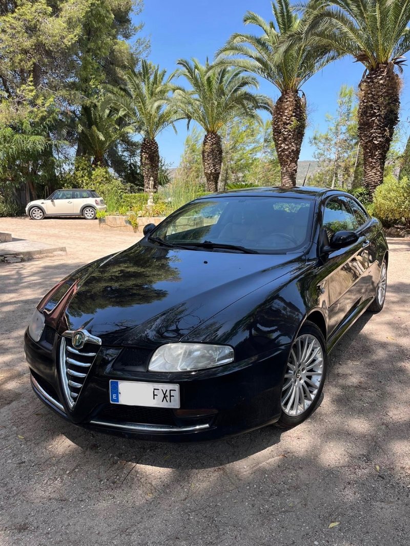 Alfa Romeo GT 2007 - foto 1