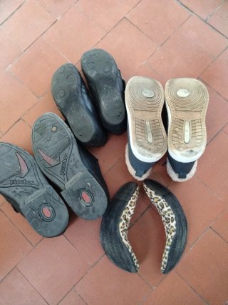 Lote 4 pares zapatos sueltos