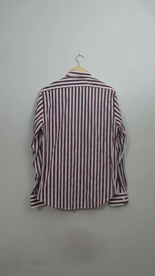 Camisa Elegante de Rayas Blancas y Vino de Zara