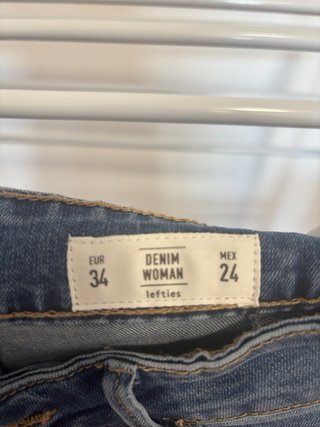 Pantalón vaquero con pedrería