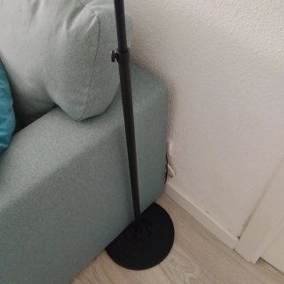 Lámpara de pie moderna Ikea negra