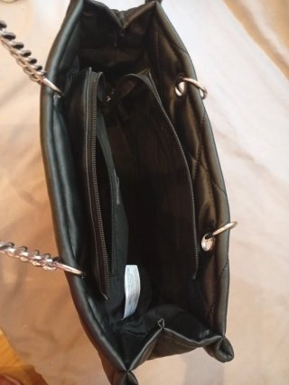 Bolso negro acolchado Stradivarius
