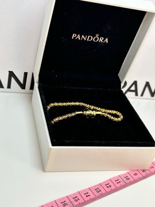 Pulsera Pandora Corazón dorado clap studded  19 cm