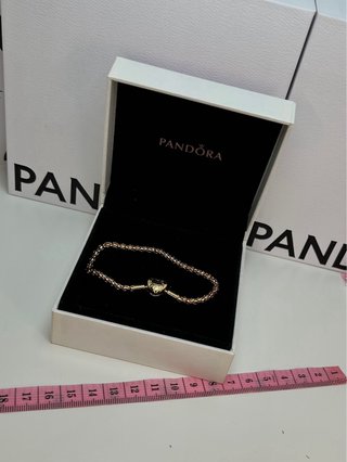 Pulsera Pandora Corazón dorado clap studded  19 cm