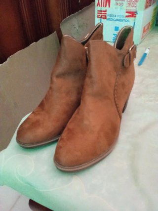 Botines marrones nuevos sin usar