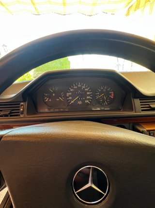 Mercedes-Benz Clase E200 1992