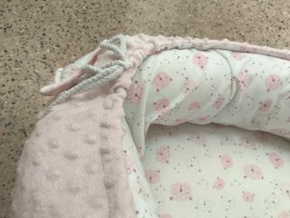 Nido bebé y almohada maternidad
