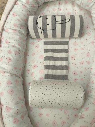 Nido bebé y almohada maternidad