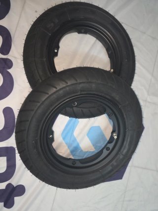 Kit Llantas Tubeless Vespa + Neumáticos