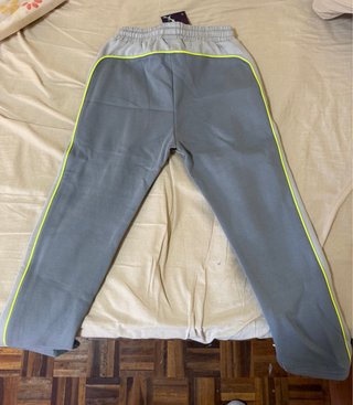 Conjunto SynaWorld Gris con Detalles Verdes