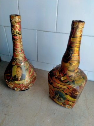 Lote botellas y cenicero decorados
