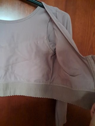 Faja sujetador postoperatorio manga larga